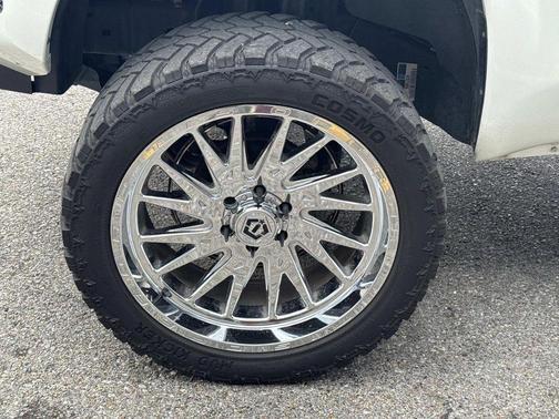 Glacier White 2023 Nissan Frontier S