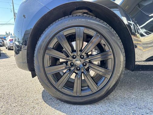 2025 Land Rover Range Rover P400 SE 7 Seat