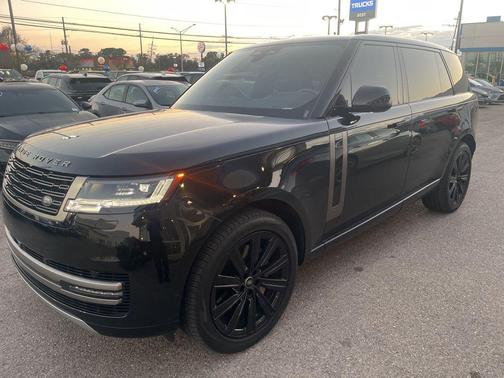 2025 Land Rover Range Rover P400 SE 7 Seat