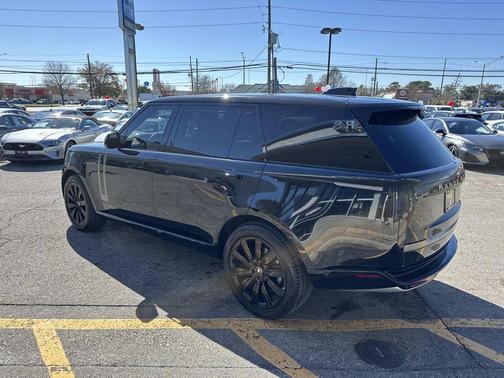 2025 Land Rover Range Rover P400 SE 7 Seat