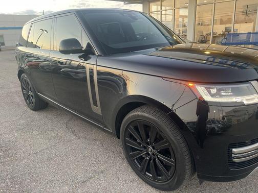 2025 Land Rover Range Rover P400 SE 7 Seat