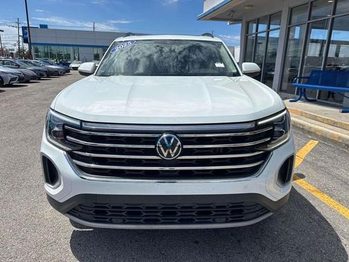 2025 Volkswagen Atlas 2.0T SE w/Technology