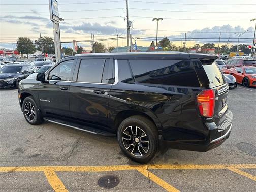 2022 Chevrolet Suburban LT