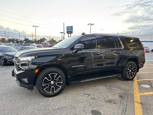 2022 Chevrolet Suburban LT
