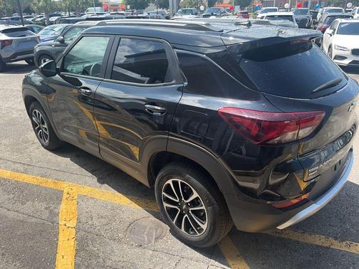 Mosaic Black Metallic 2025 Chevrolet Trailblazer LT
