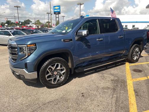 2024 GMC Sierra 1500 SLT
