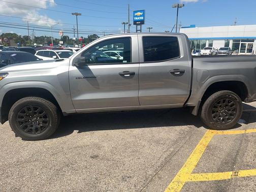 Sterling Gray Metallic 2025 Chevrolet Colorado WT