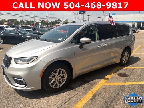 2023 Chrysler Pacifica Touring-L