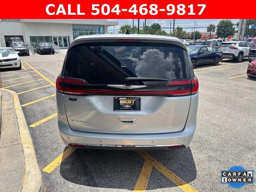 2023 Chrysler Pacifica Touring-L