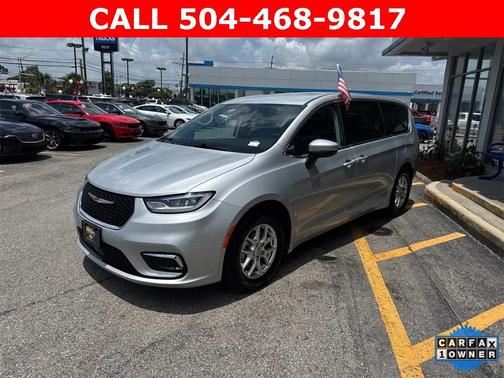 2023 Chrysler Pacifica Touring-L