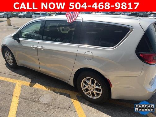 2023 Chrysler Pacifica Touring-L