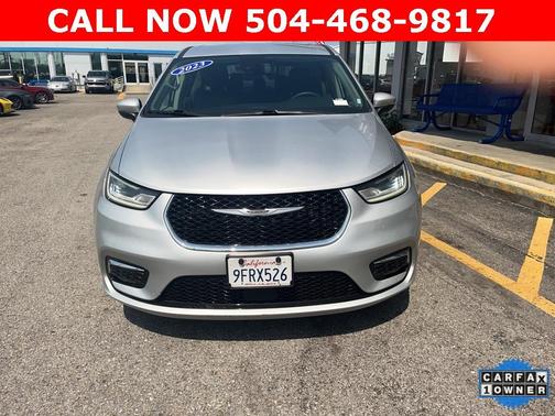 2023 Chrysler Pacifica Touring-L
