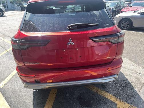 Red 2025 Mitsubishi Outlander