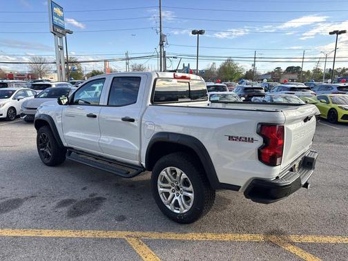 Summit White 2025 Chevrolet Colorado Trail Boss