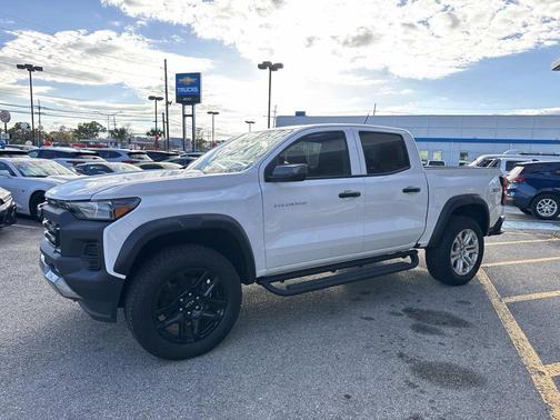 Summit White 2025 Chevrolet Colorado Trail Boss