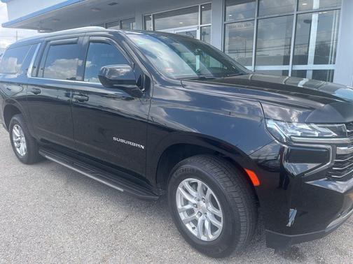 Black 2022 Chevrolet Suburban LT