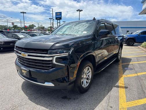 Black 2022 Chevrolet Suburban LT