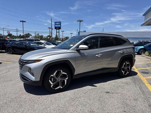 Shimmering Silver 2024 Hyundai TUCSON Plug-In Hybrid Limited