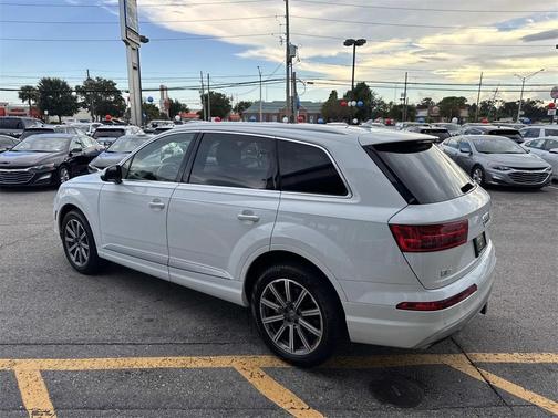 2019 Audi Q7 45 Premium Plus