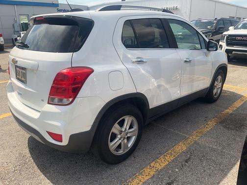 White 2018 Chevrolet Trax LT