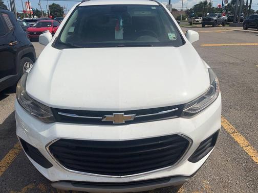 White 2018 Chevrolet Trax LT