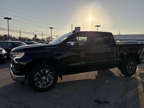 Black 2025 Chevrolet Silverado 1500 LT