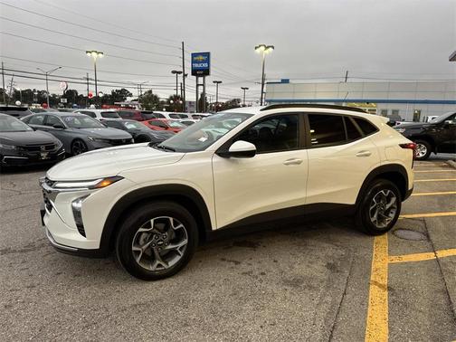 2025 Chevrolet Trax LT