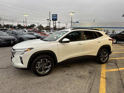 2025 Chevrolet Trax LT