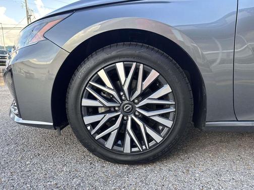 Gun Metallic 2025 Nissan Altima SV