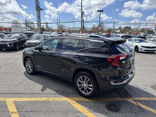 2023 GMC Terrain SLT
