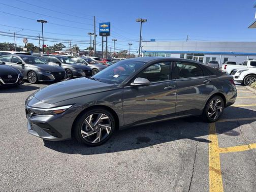 2025 Hyundai ELANTRA SEL Convenience