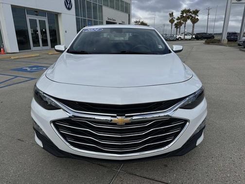 Summit White 2024 Chevrolet Malibu LT
