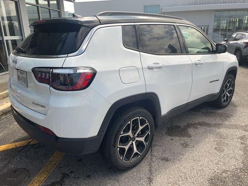 Bright White Clearcoat 2025 Jeep Compass Limited