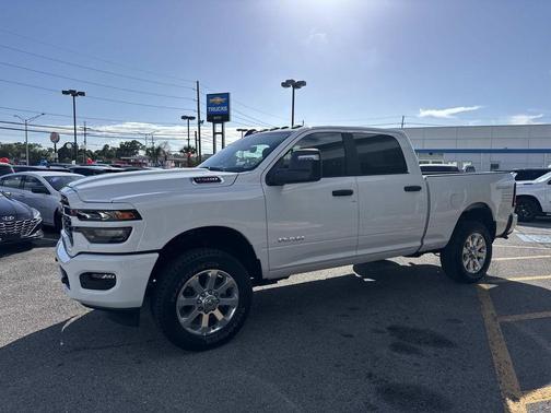 Bright White Clearcoat 2026 RAM 2500 Big Horn