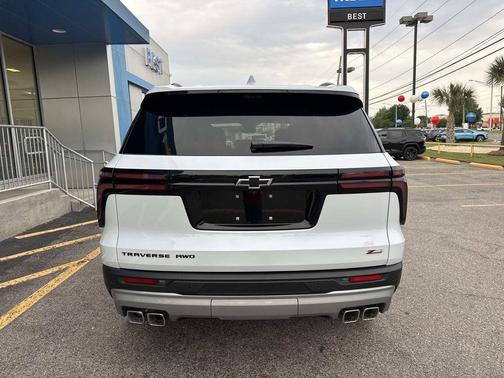 Polar White 2026 Chevrolet Traverse Z71