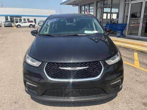 2023 Chrysler Pacifica Touring-L