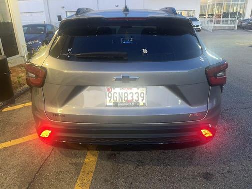 Sterling Gray Metallic 2025 Chevrolet Trax 2RS