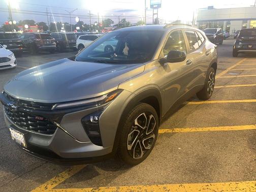 Sterling Gray Metallic 2025 Chevrolet Trax 2RS