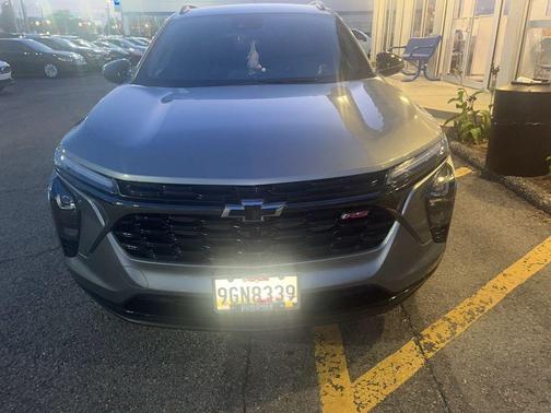 Sterling Gray Metallic 2025 Chevrolet Trax 2RS