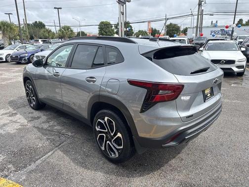 Sterling Gray Metallic 2025 Chevrolet Trax 2RS