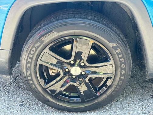 Laser Blue 2022 Jeep Compass Latitude