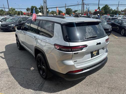 2023 Jeep Grand Cherokee L Laredo