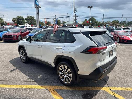 2023 Toyota RAV4 XLE Premium