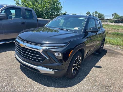 Mosaic Black Metallic 2025 Chevrolet Trailblazer LT
