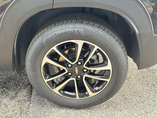 Mosaic Black Metallic 2025 Chevrolet Trailblazer LT