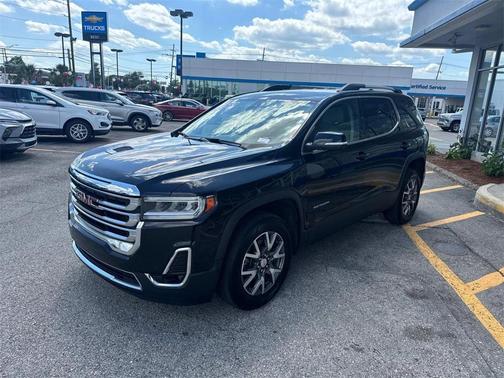 2023 GMC Acadia SLT
