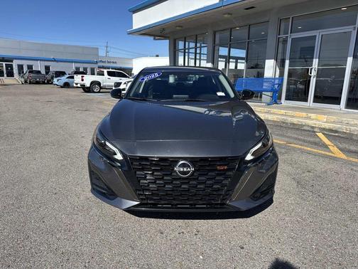 2025 Nissan Altima SR