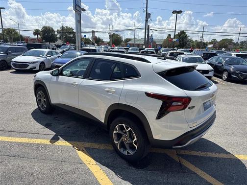 2025 Chevrolet Trax LT