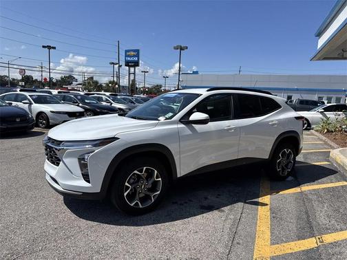 2025 Chevrolet Trax LT