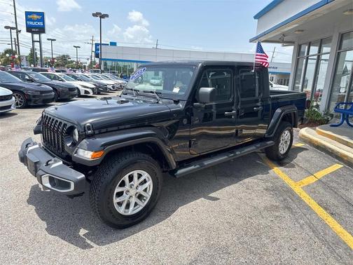 2023 Jeep Gladiator Sport